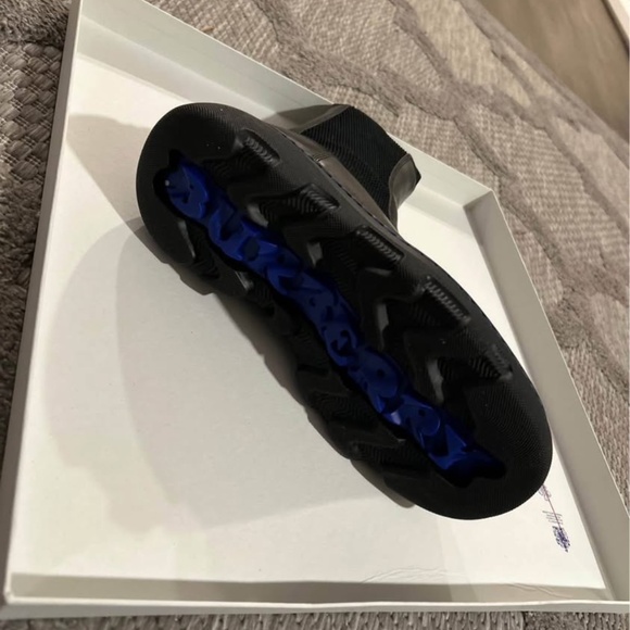 Burberry Chelsea boots size 38 1/2 NEW - Picture 3 of 3